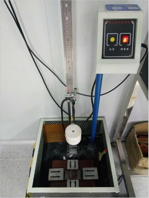 通豪车载触摸显现屏落球测试 通豪车载触摸显现屏落球测试