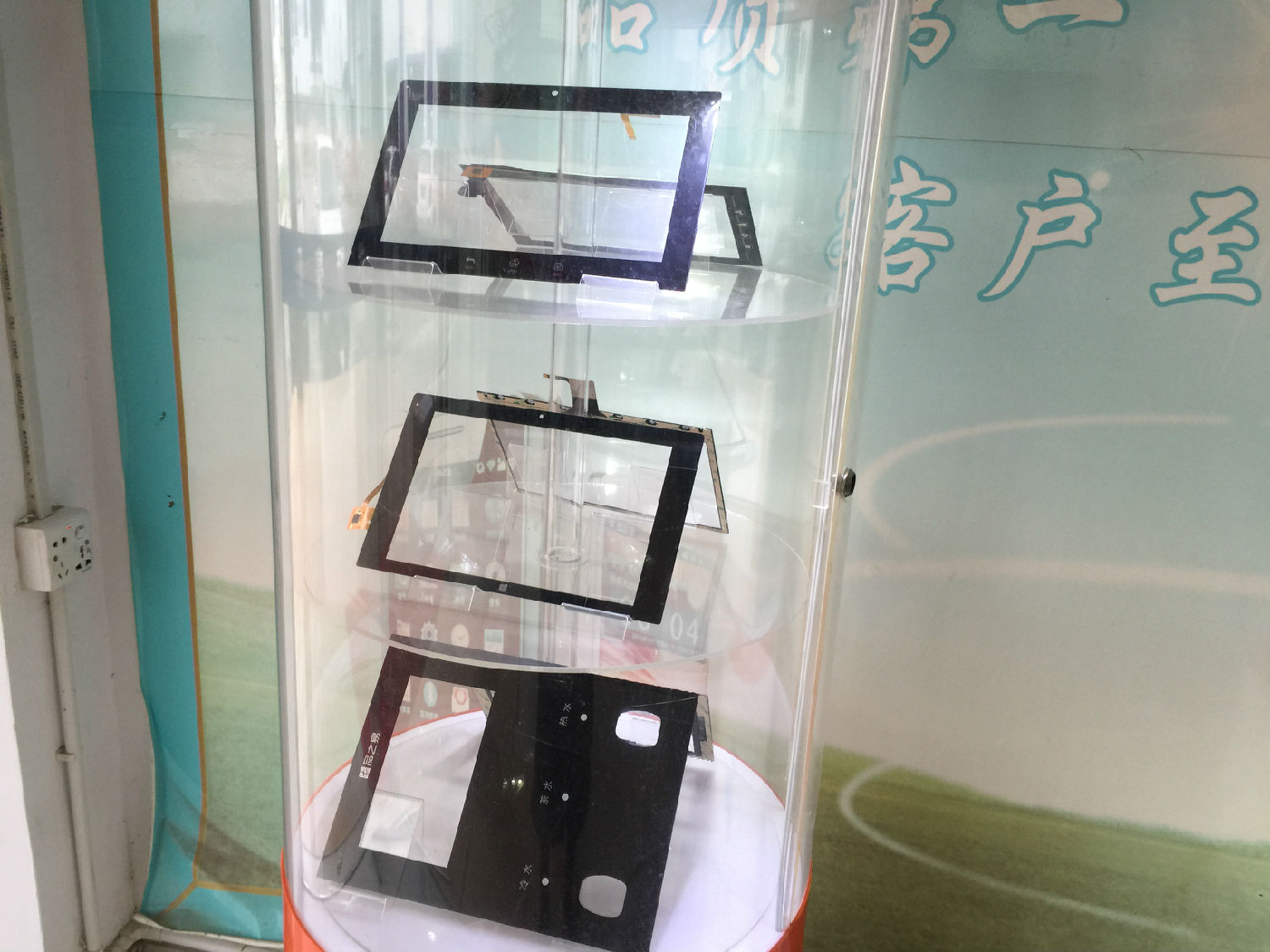 通豪车载触摸显现屏价钱 通豪车载触摸显现屏价钱